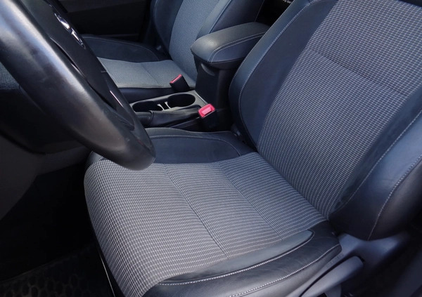 Toyota Auris cena 55900 przebieg: 212000, rok produkcji 2015 z Częstochowa małe 667